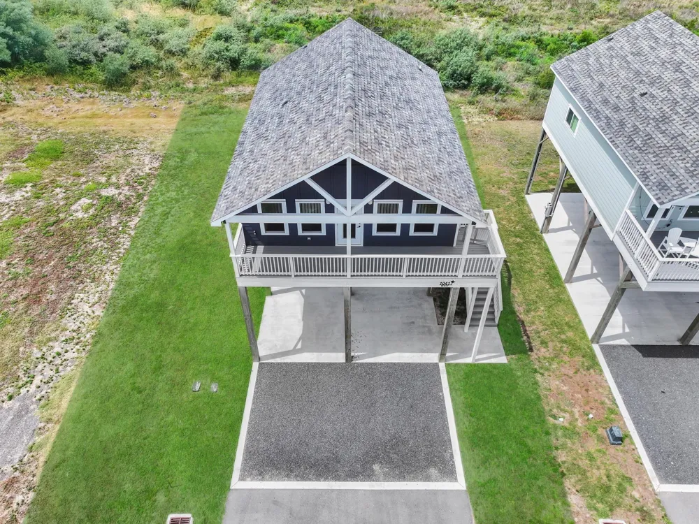 1041 Sunset Circle W Crystal Beach, TX 77650