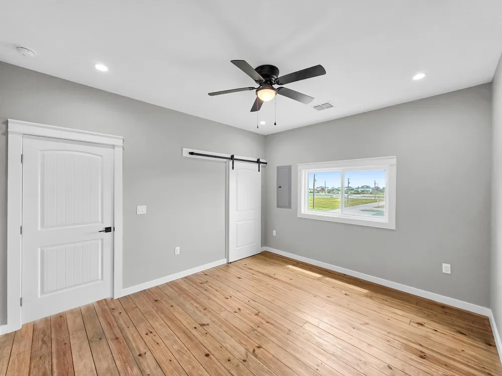 1041 Sunset Circle W Crystal Beach, TX 77650