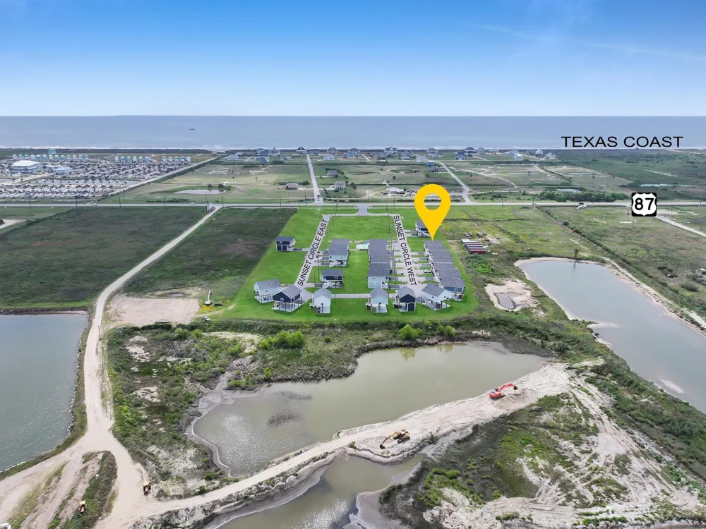 1041 Sunset Circle W Crystal Beach, TX 77650
