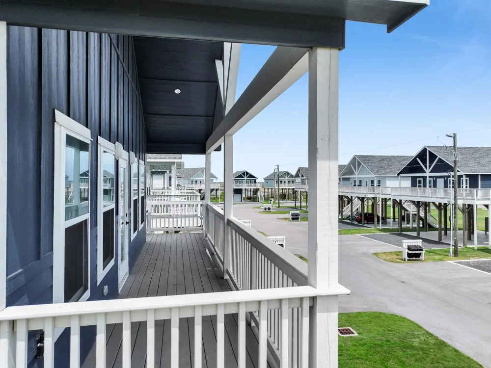 1041 Sunset Circle W Crystal Beach, TX 77650