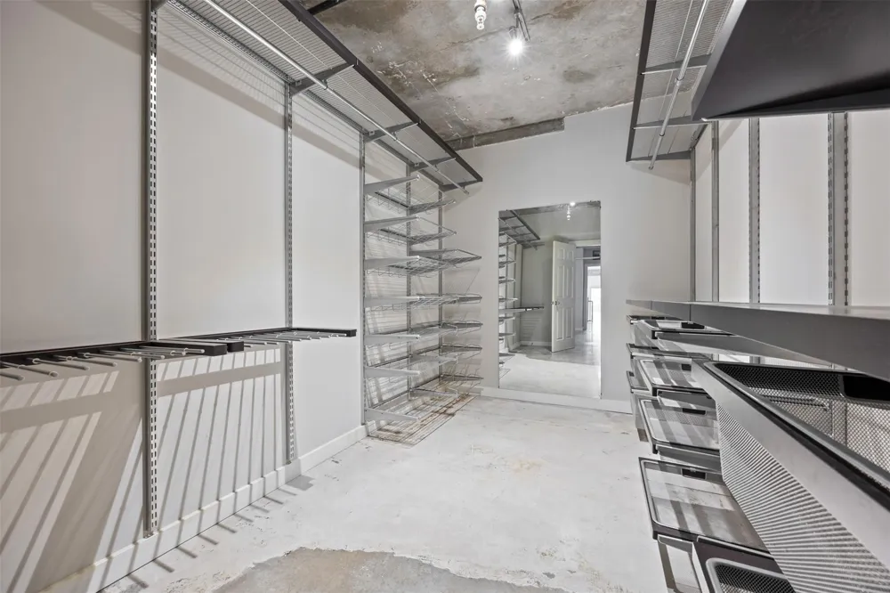 2000 Bagby Street #7414 Houston, TX 77002