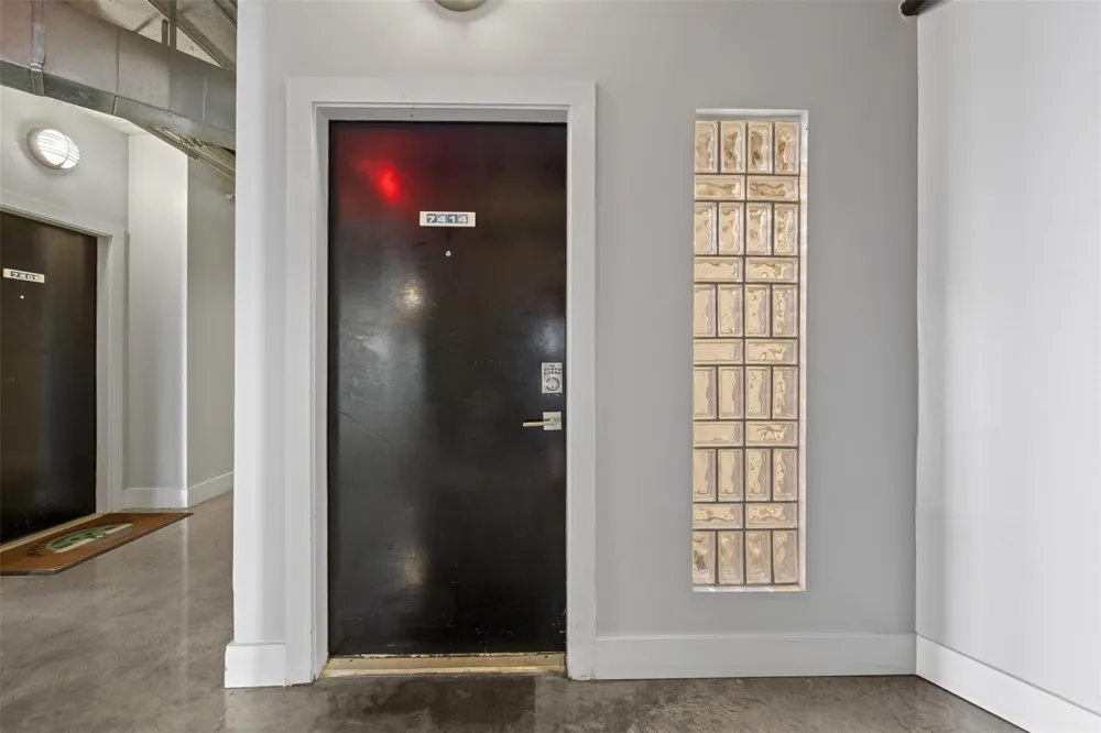 2000 Bagby Street #7414 Houston, TX 77002