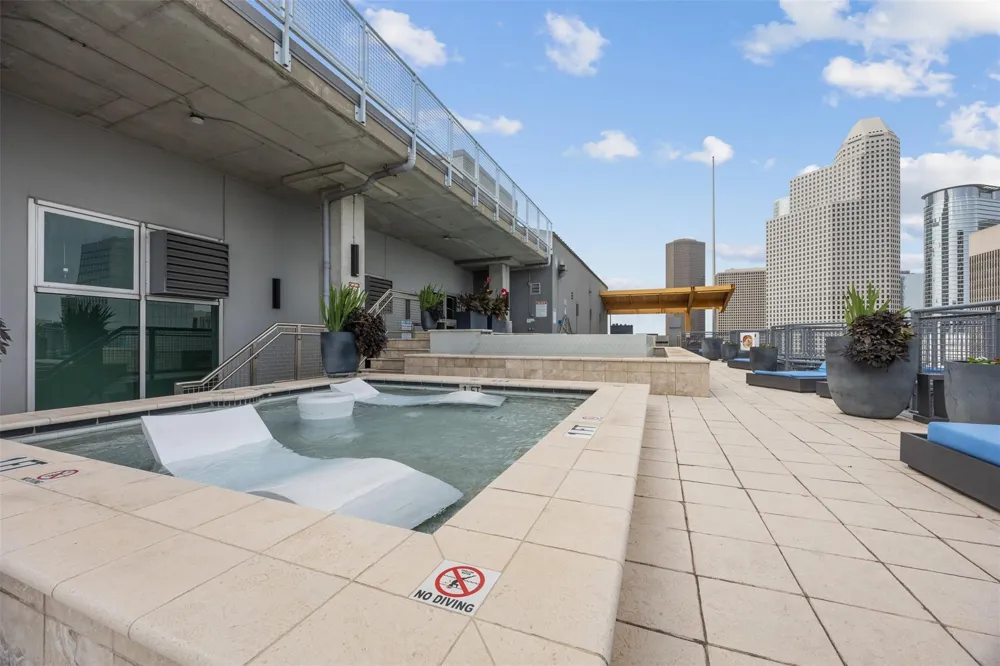 2000 Bagby Street #7414 Houston, TX 77002