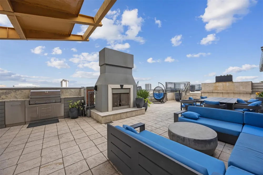 2000 Bagby Street #7414 Houston, TX 77002