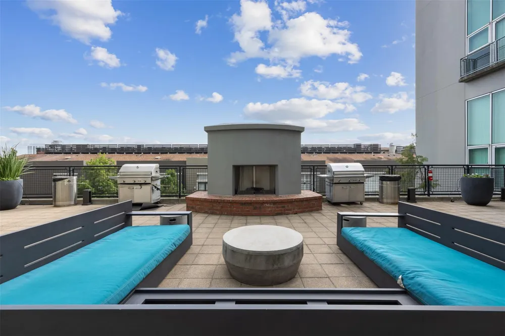 2000 Bagby Street #7414 Houston, TX 77002