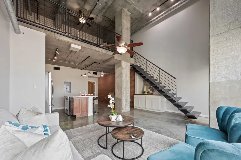 2000 Bagby Street #7414 Houston, TX 77002