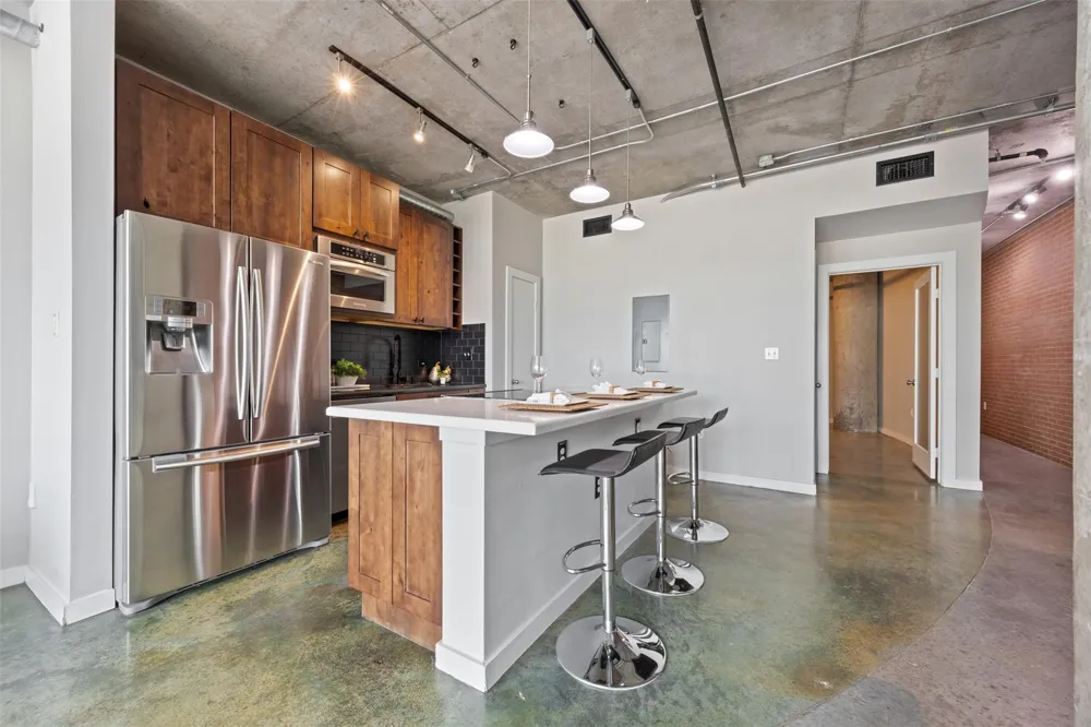 2000 Bagby Street #7414 Houston, TX 77002