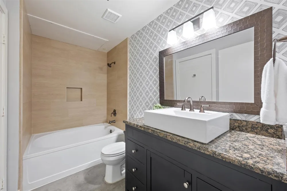 2000 Bagby Street #7414 Houston, TX 77002