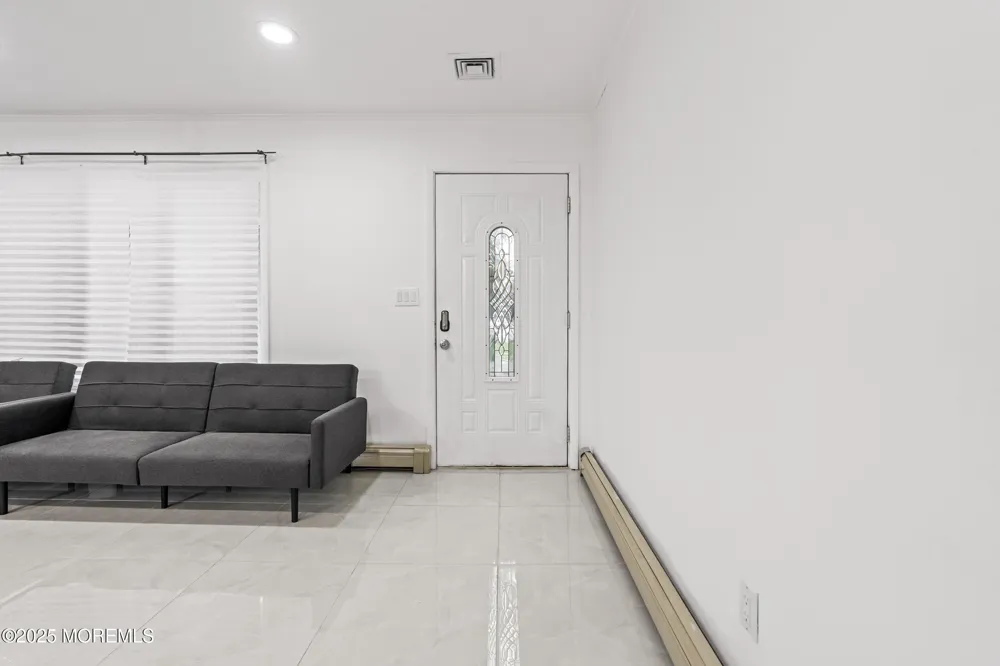 17 Johnston Street Oakhurst, NJ 07755