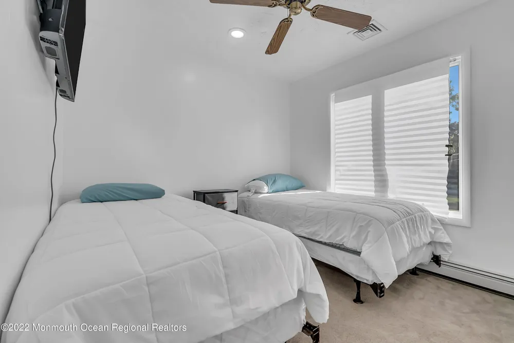 17 Johnston Street Oakhurst, NJ 07755