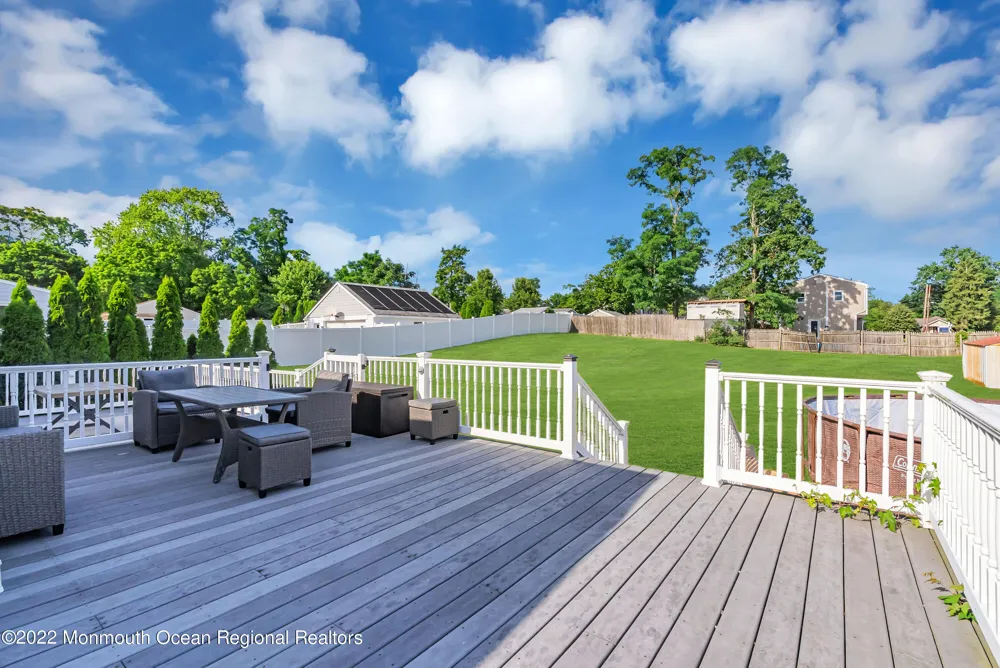 17 Johnston Street Oakhurst, NJ 07755