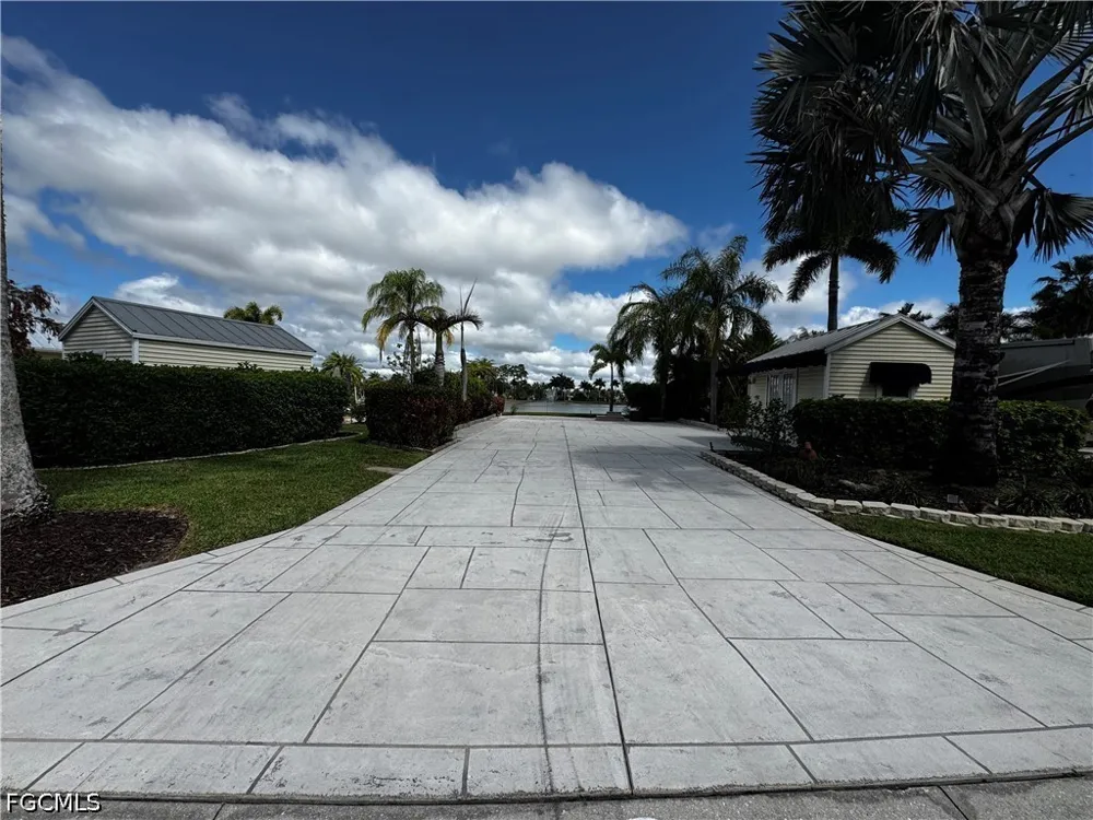Gray Eagle Parkway Labelle, FL 33935