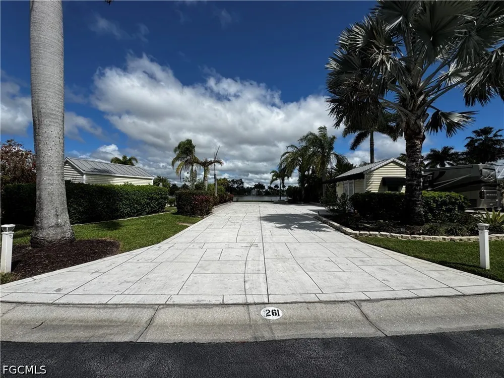 Gray Eagle Parkway Labelle, FL 33935