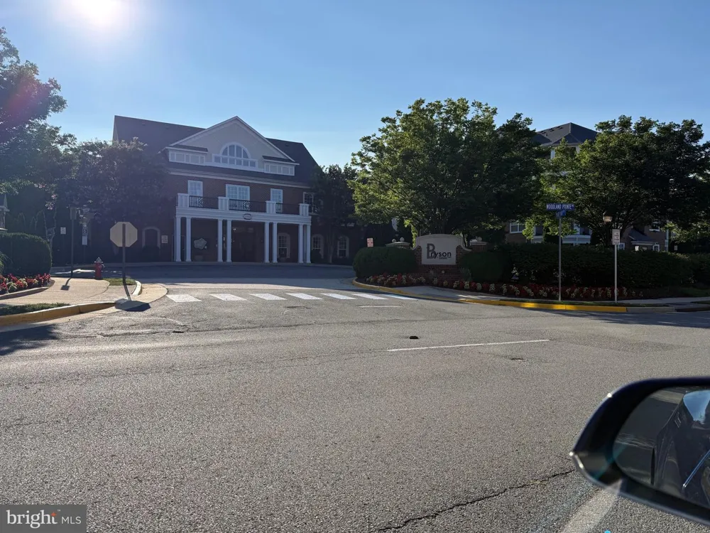 12941 CENTRE PARK CIRCLE #116 Herndon, VA 20171