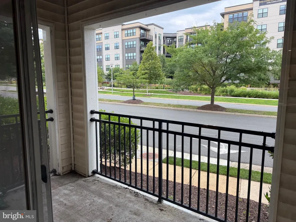 12941 CENTRE PARK CIRCLE #116 Herndon, VA 20171