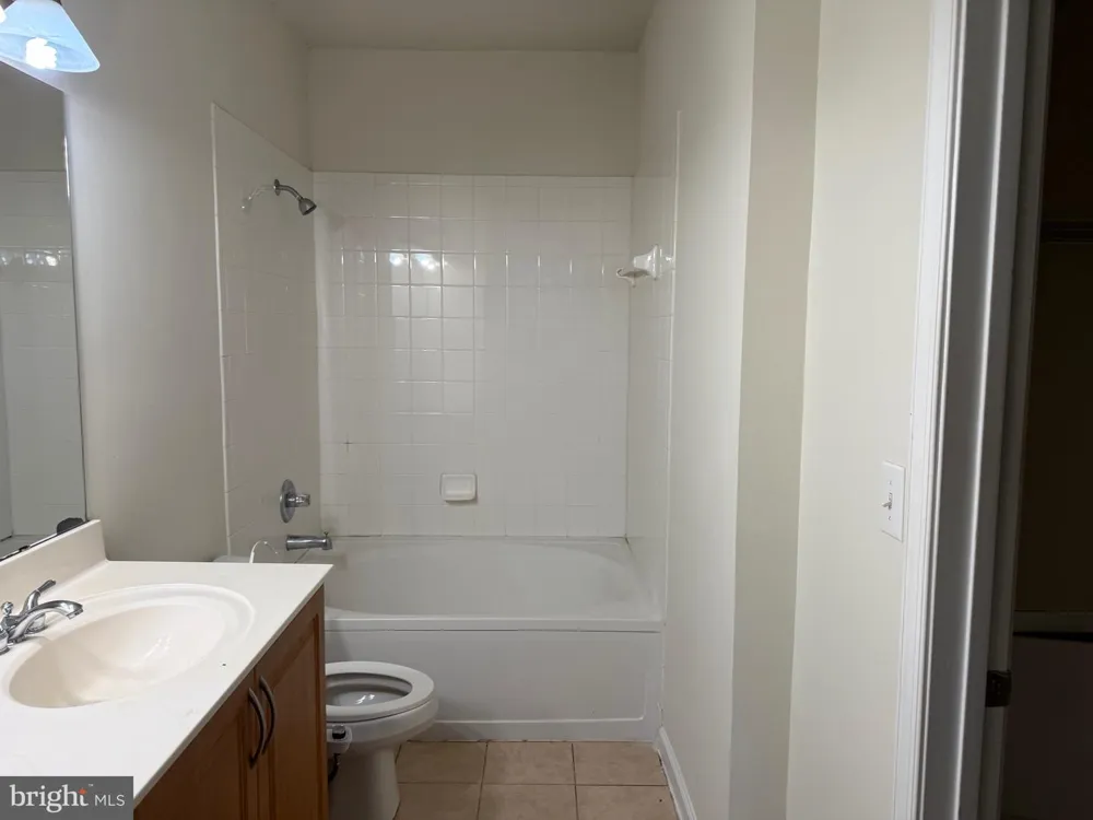 12941 CENTRE PARK CIRCLE #116 Herndon, VA 20171