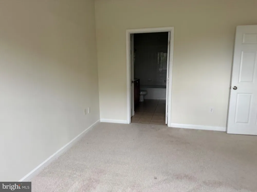 12941 CENTRE PARK CIRCLE #116 Herndon, VA 20171