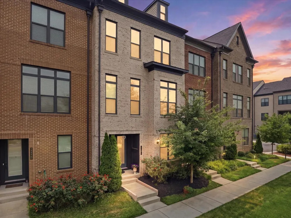 12331 YELLOW BUCKEYE WAY Fairfax, VA 22030