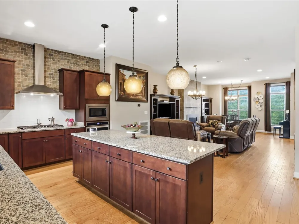 12331 YELLOW BUCKEYE WAY Fairfax, VA 22030