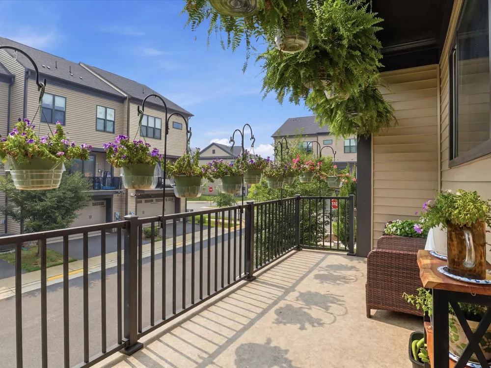 12331 YELLOW BUCKEYE WAY Fairfax, VA 22030