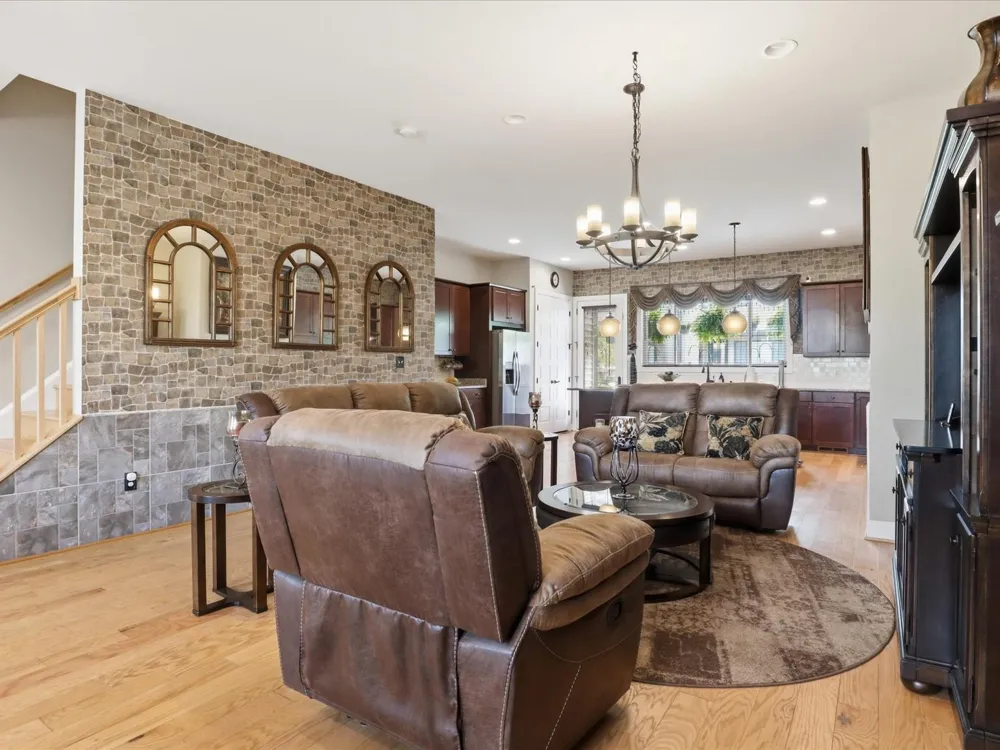 12331 YELLOW BUCKEYE WAY Fairfax, VA 22030