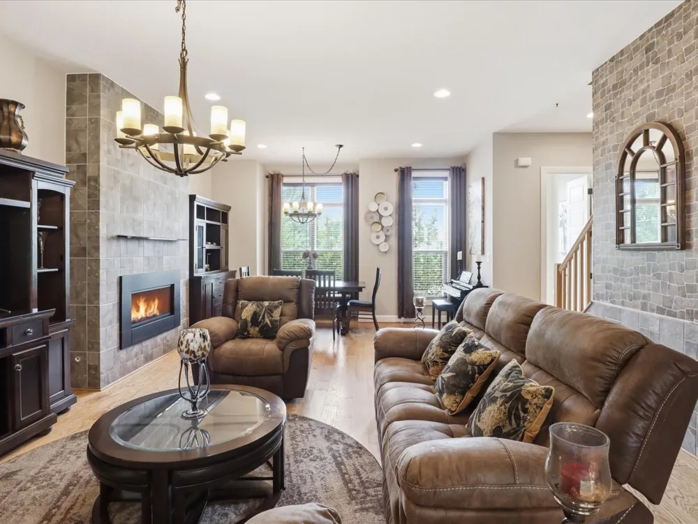 12331 YELLOW BUCKEYE WAY Fairfax, VA 22030