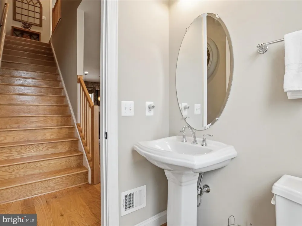12331 YELLOW BUCKEYE WAY Fairfax, VA 22030