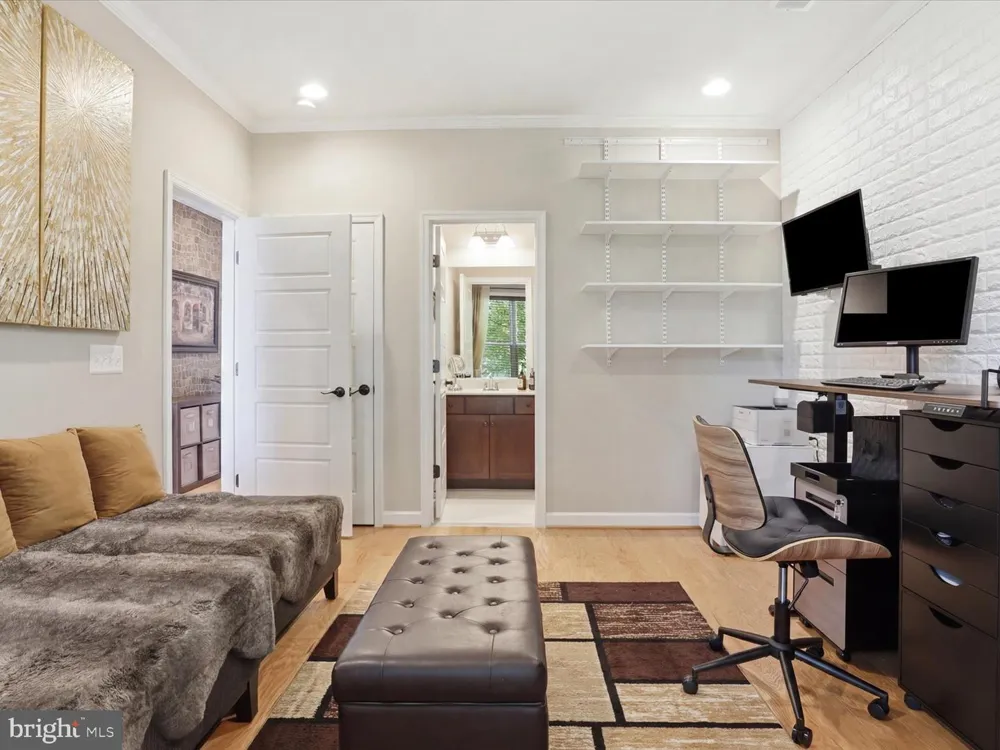 12331 YELLOW BUCKEYE WAY Fairfax, VA 22030