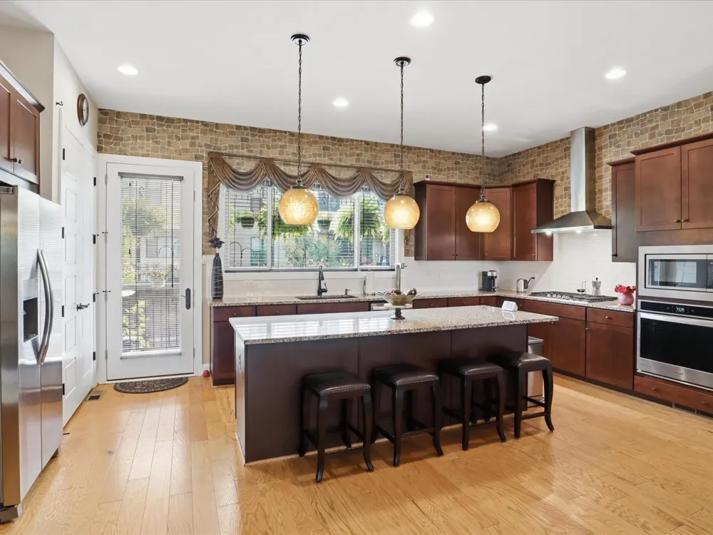 12331 YELLOW BUCKEYE WAY Fairfax, VA 22030