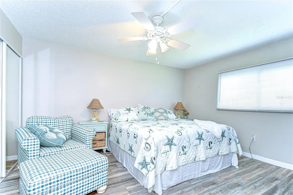 13870 OAKWOOD LANE #13870 Seminole, FL 33776