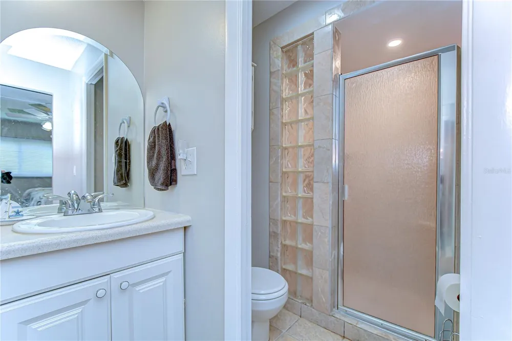 13870 OAKWOOD LANE #13870 Seminole, FL 33776