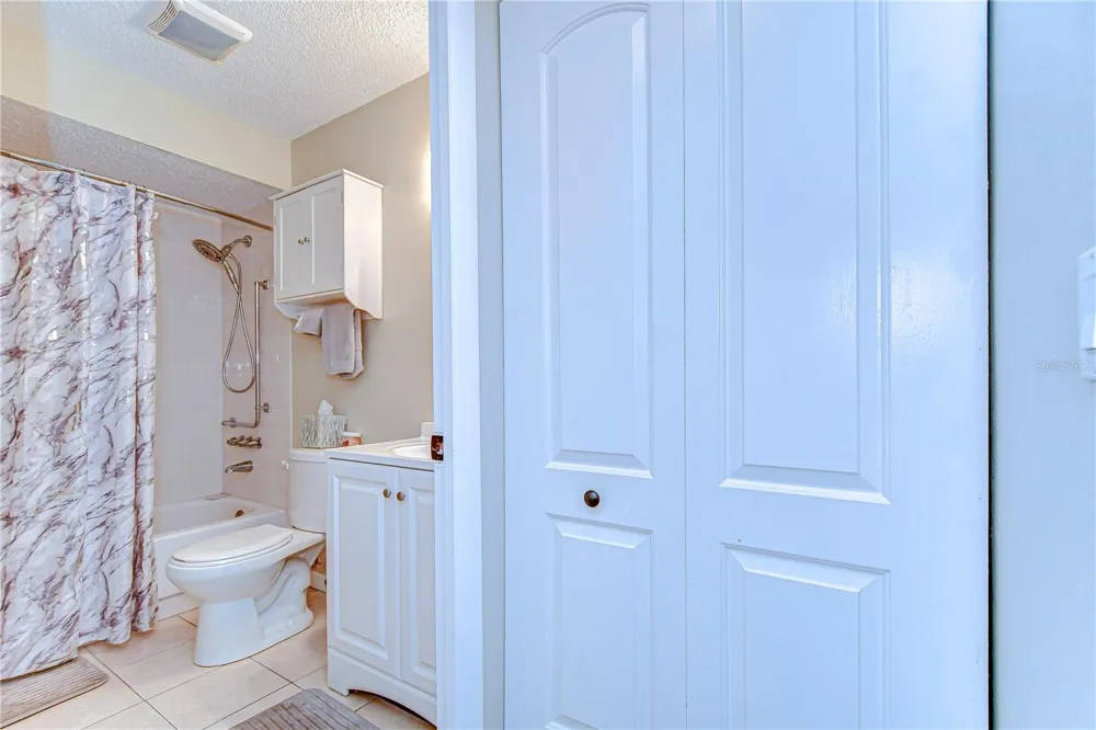 13870 OAKWOOD LANE #13870 Seminole, FL 33776