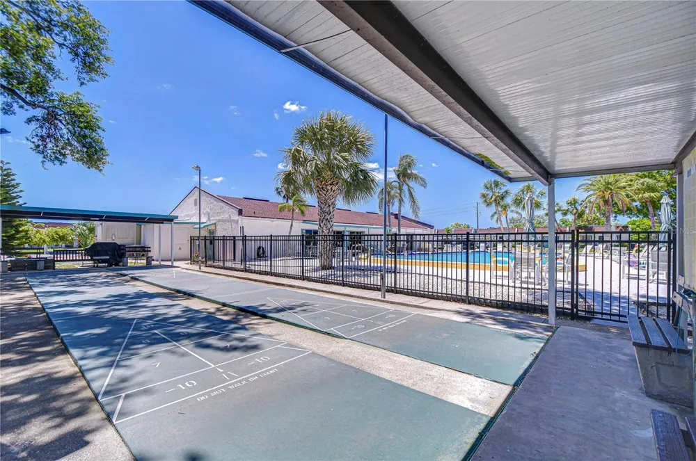 13870 OAKWOOD LANE #13870 Seminole, FL 33776