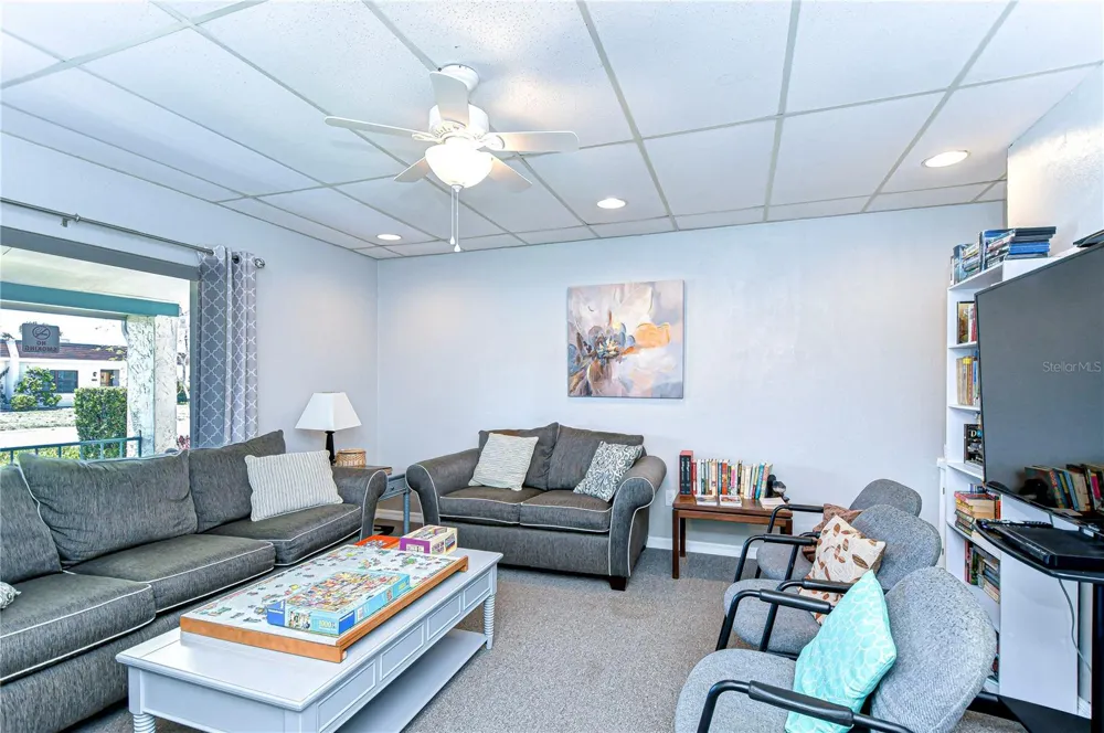 13870 OAKWOOD LANE #13870 Seminole, FL 33776