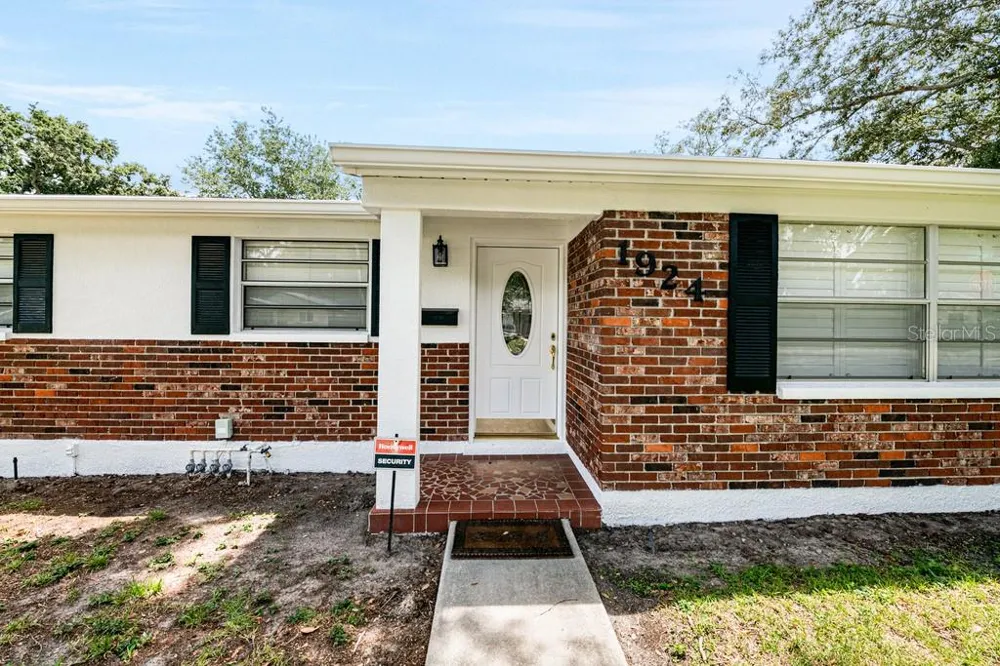 1924 W NORTH STREET Tampa, FL 33604