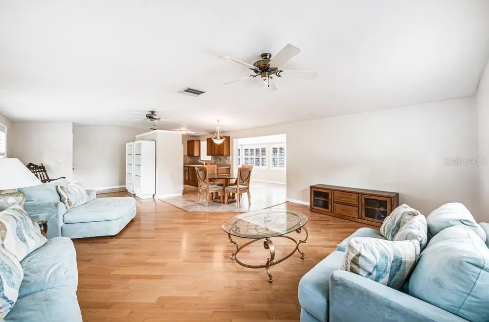 1924 W NORTH STREET Tampa, FL 33604