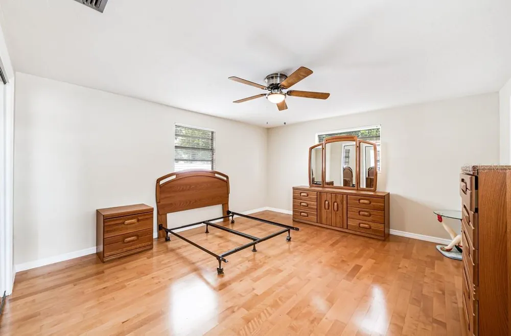 1924 W NORTH STREET Tampa, FL 33604
