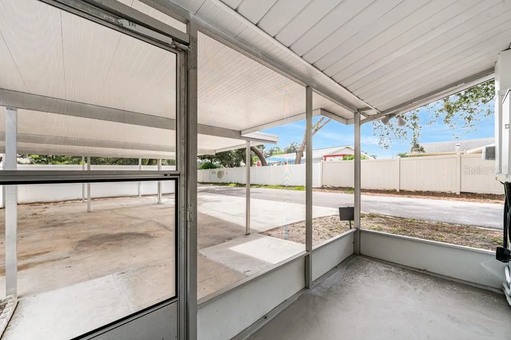 1924 W NORTH STREET Tampa, FL 33604