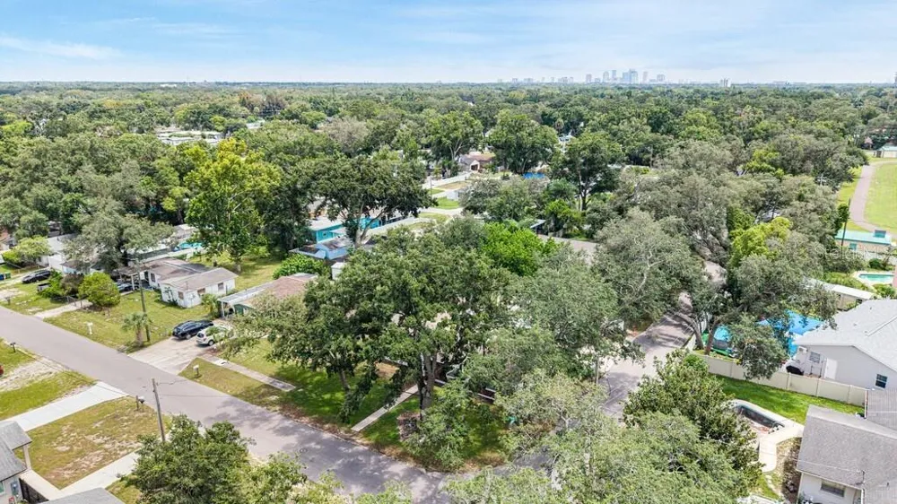 1924 W NORTH STREET Tampa, FL 33604