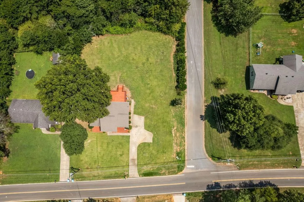135 Manning Mill Road Adairsville, GA 30103