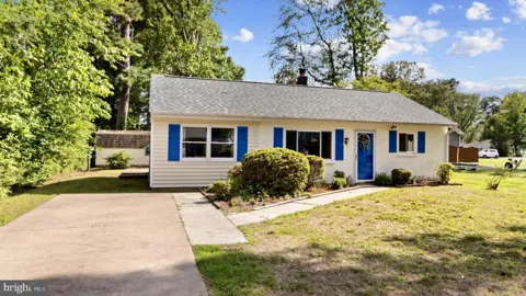 63 N CEDAR LANE