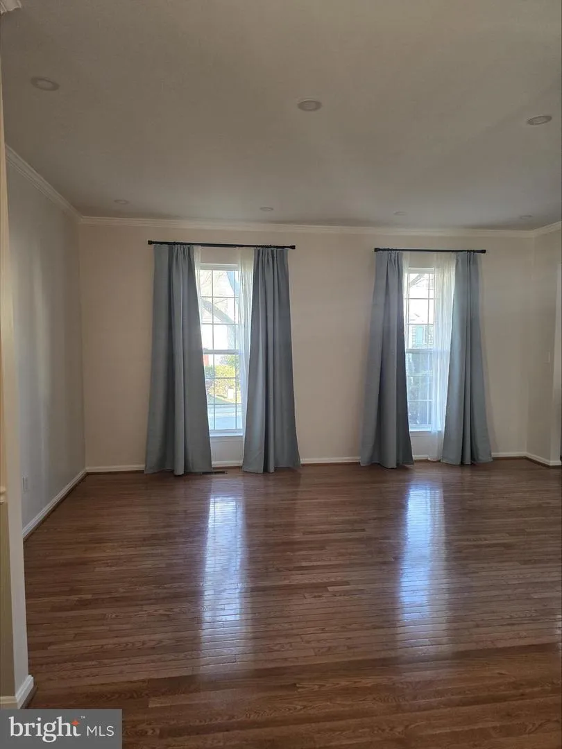 20323 SWALLOW POINT ROAD Gaithersburg, MD 20886