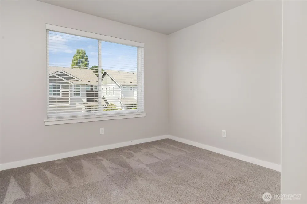 360 SW Ballast Way Oak Harbor, WA 98277