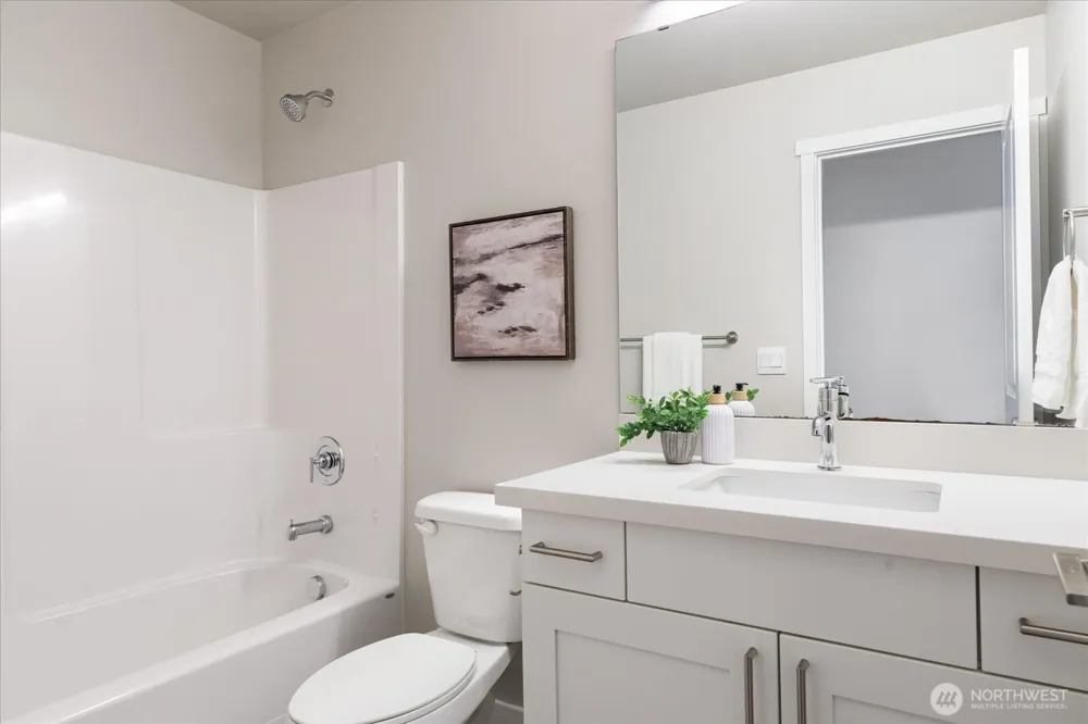 360 SW Ballast Way Oak Harbor, WA 98277