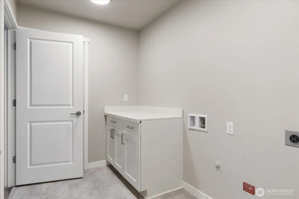 360 SW Ballast Way Oak Harbor, WA 98277