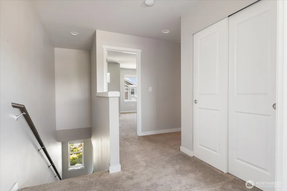360 SW Ballast Way Oak Harbor, WA 98277