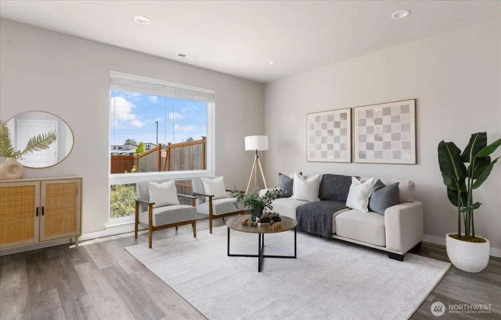 360 SW Ballast Way Oak Harbor, WA 98277