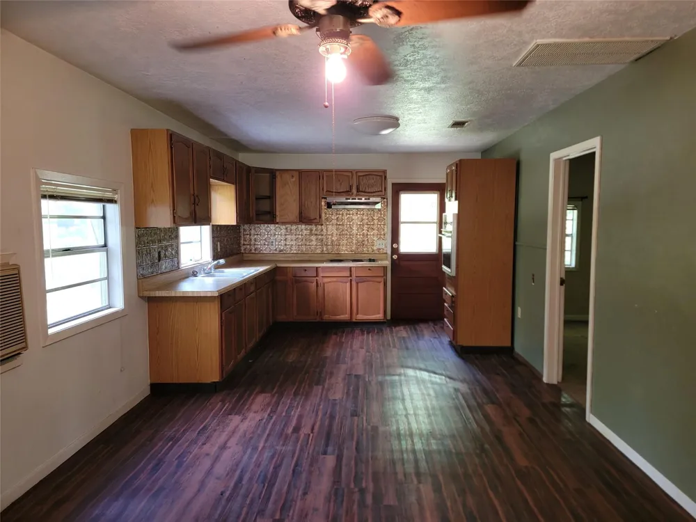 156 White Oak Circle Trinity, TX 75862