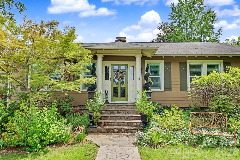 2527 Sharon Road Charlotte, NC 28211