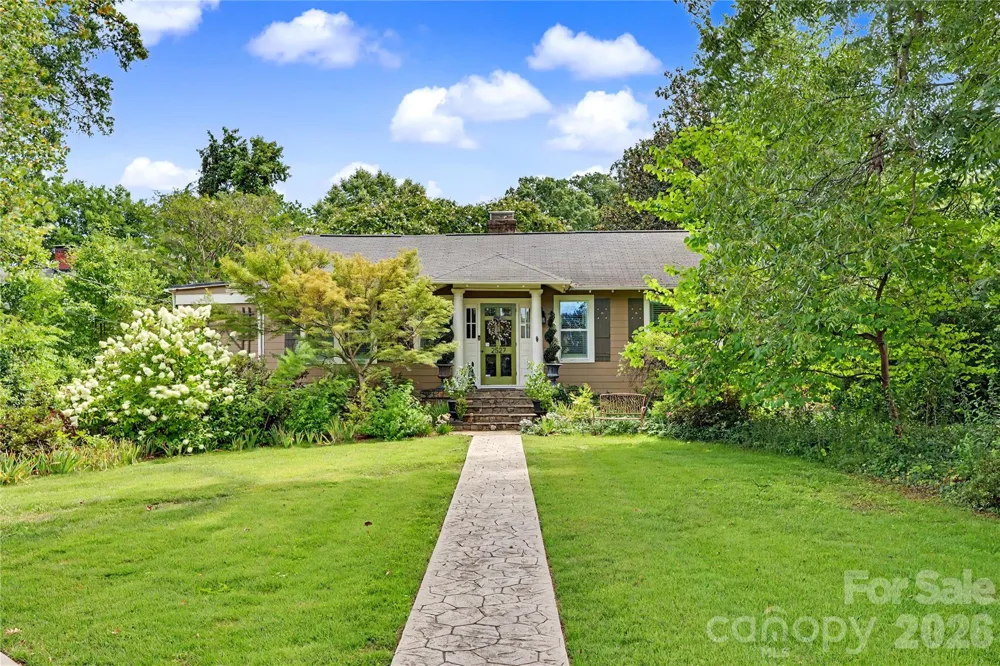 2527 Sharon Road Charlotte, NC 28211